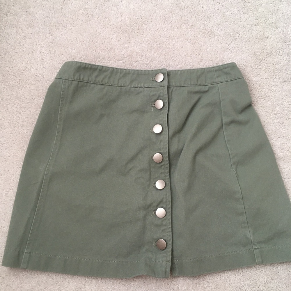 Forever 21 green skirt